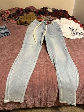 Judy Blue Light Wash Skinny Jeans with Drawstring